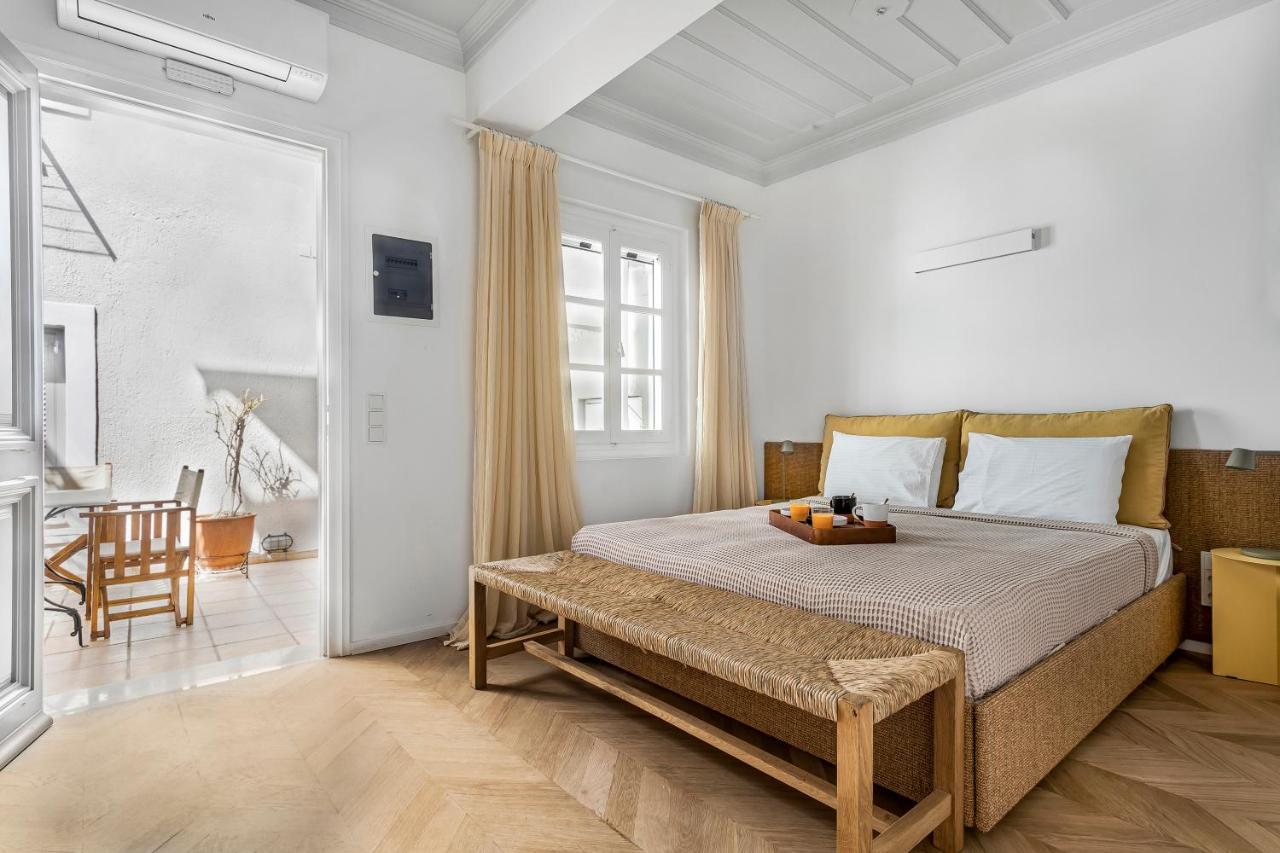 Guesthouse Niriides Spetses Town Exterior photo